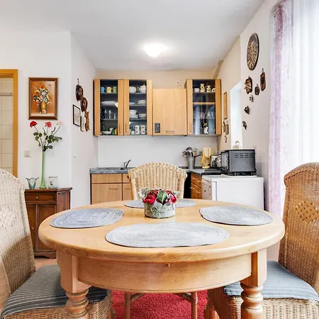 In For 2 Person Apartment